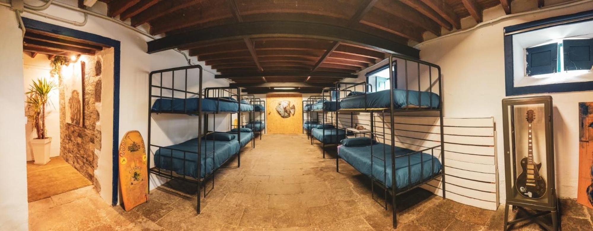 Atlantis Surf Hostel Moya  Esterno foto